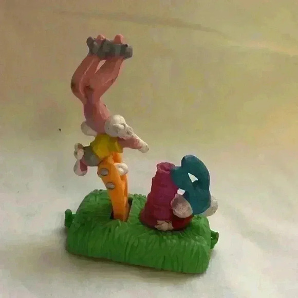 VTG 90s 1994 looney toons bunnie rolling happy meal toy  green and pink - Picture 2 of 4